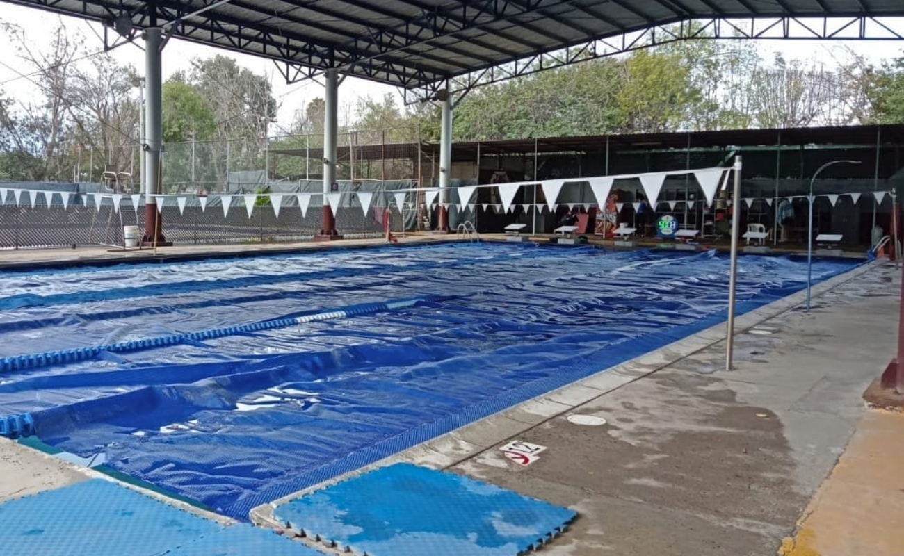 Suspenderán clases de natación en unidades deportivas este jueves