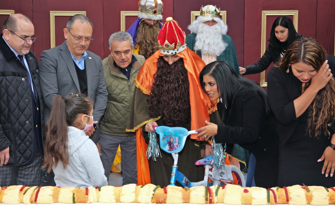 Recorre Montserrat Caballero delegaciones municipales con celebraciones de Reyes de Magos