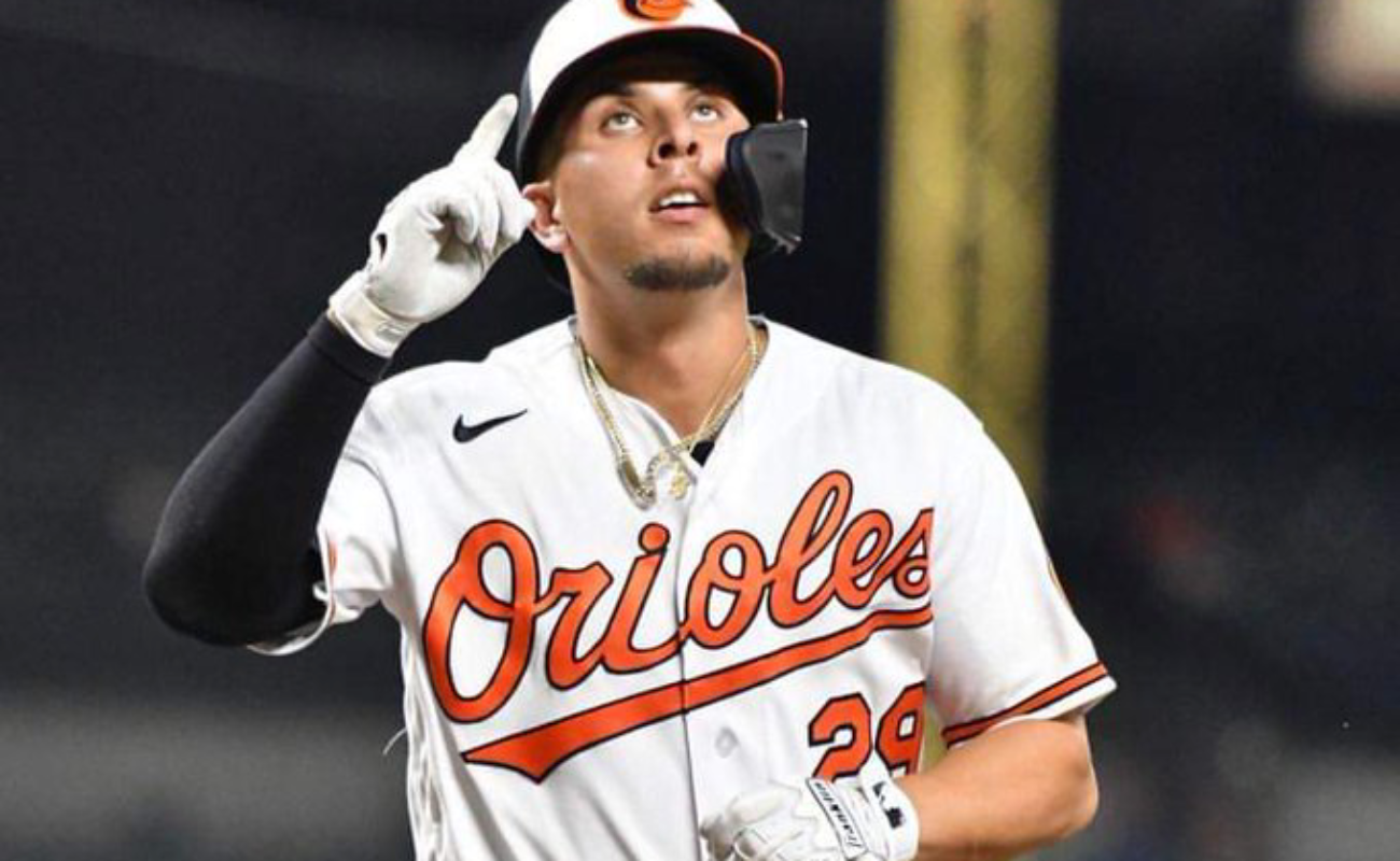 MEXICANO GANA EL GUANTE DE ORO EN LA MLB, RAMON URIAS GOLD GLOVE WINNER -  MLB ORIOLES BASEBALL 