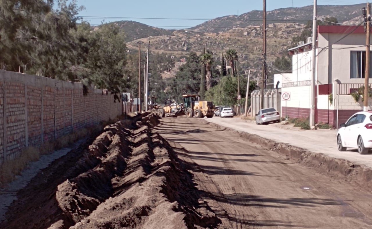 Avanza pavimentación de acceso a colonia San José de Tecate