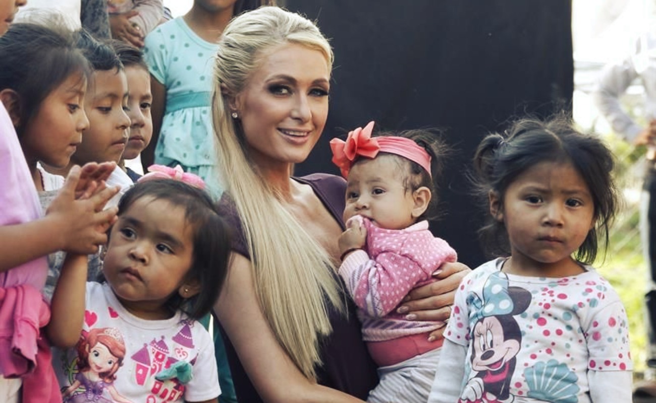 Paris Hilton regresó a Xochimilco para verificar reconstrucción de casas