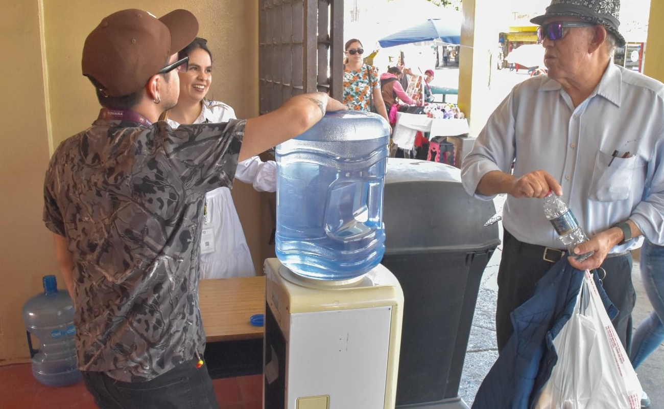Ayuntamiento de Tijuana instaló puntos estratégicos de hidratación