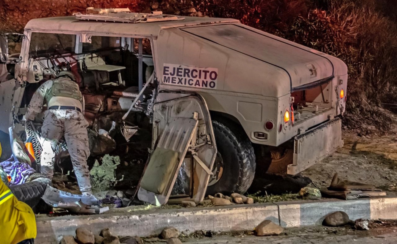 Elementos del Ejército Mexicano sufren accidente vehicular; 6 agentes lesionados y una mujer