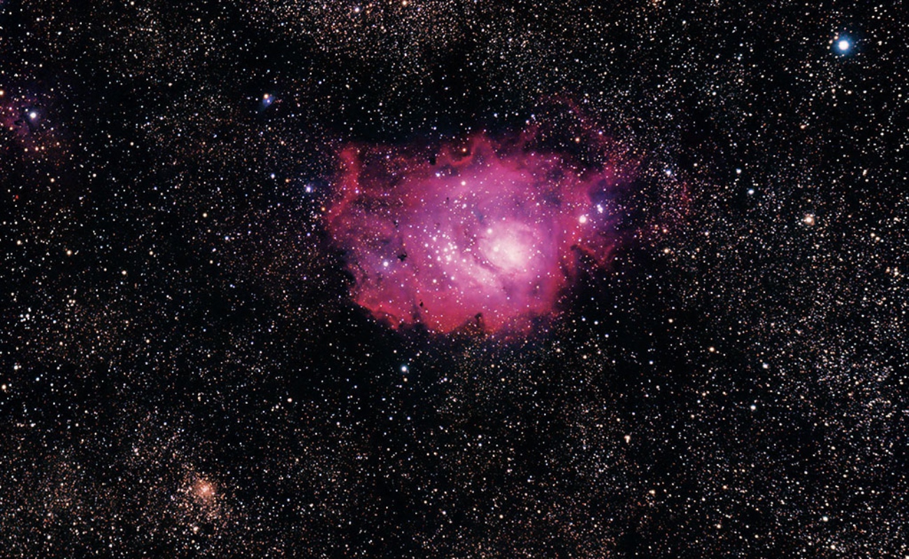 Observación de la Nebulosa de la Laguna y la Lluvia de Meteoros Perseidas en Agosto