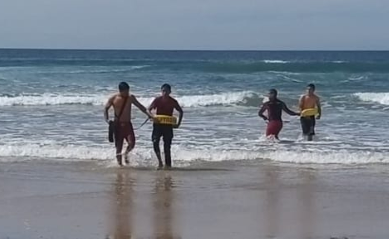 Rescatan a dos adolescentes de ahogarse en playas de Tijuana