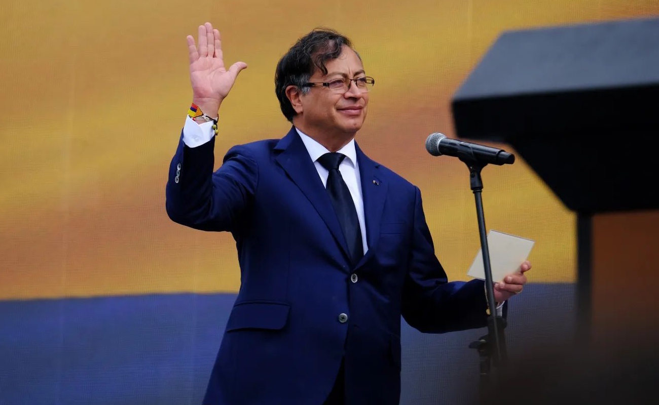Asume Gustavo Petro presidencia de Colombia