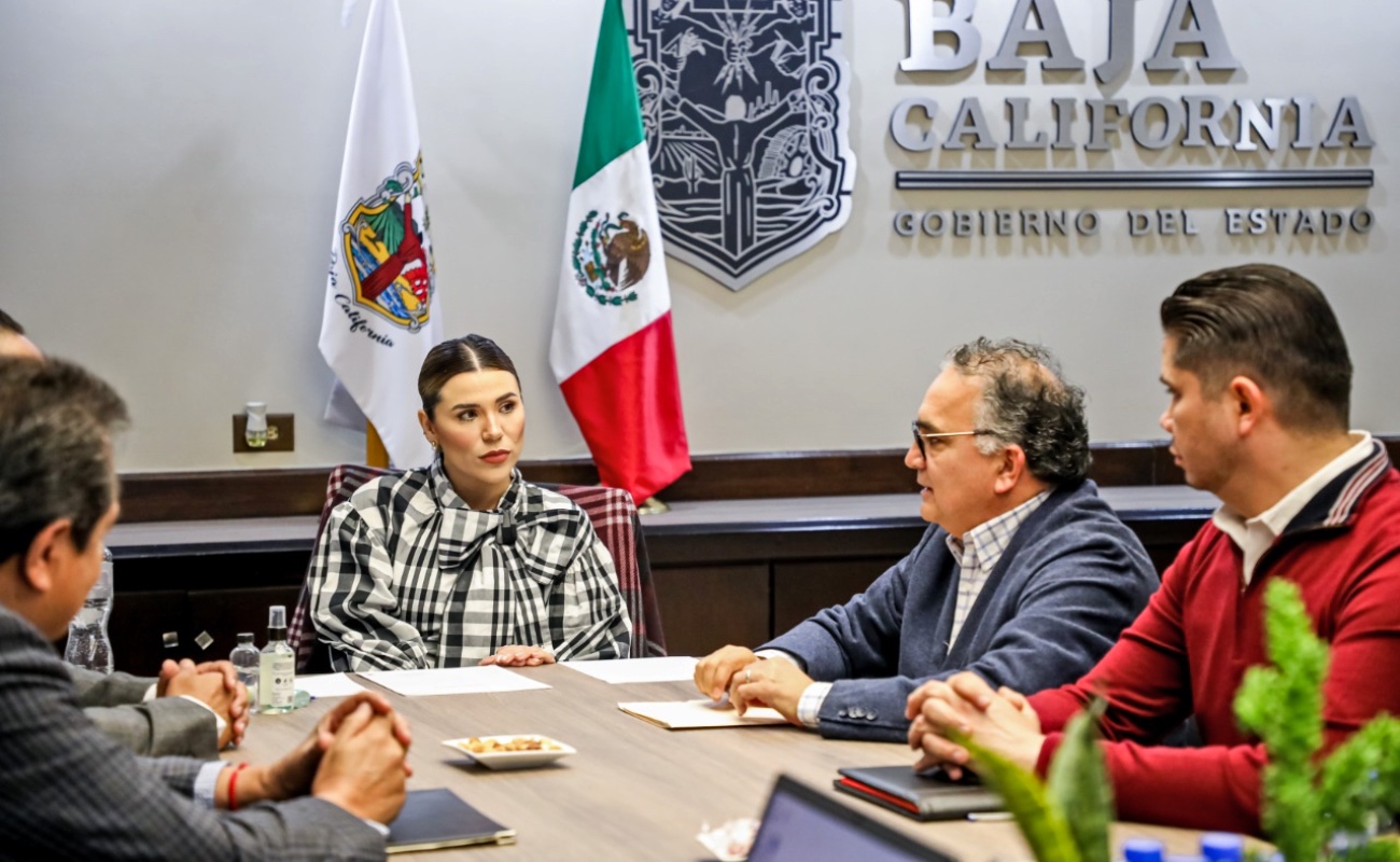 Refrenda Marina del Pilar compromiso con el magisterio de Baja California