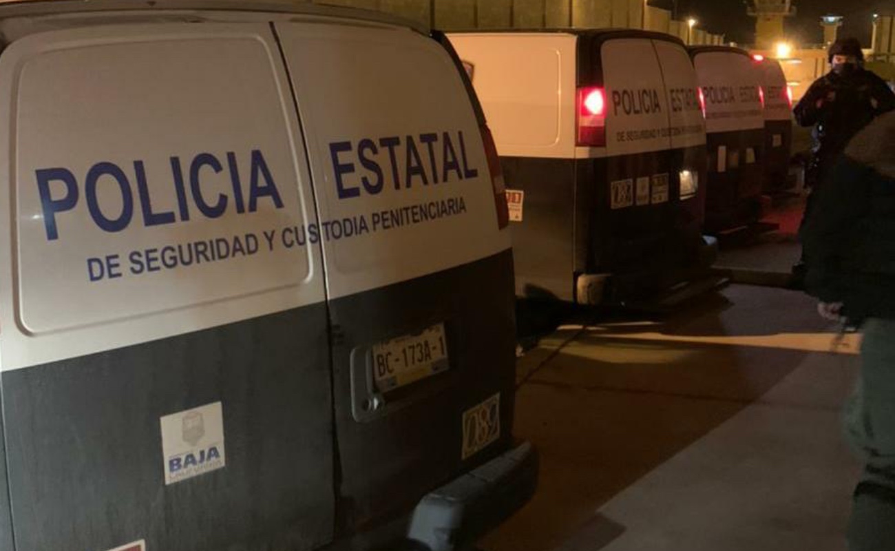 Trasladan a 81 internos del Cereso de Mexicali a El Hongo