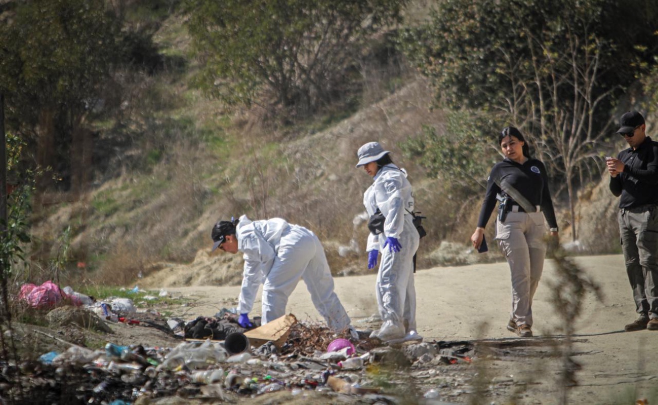 Hallan a hombre muerto en camino de terracería