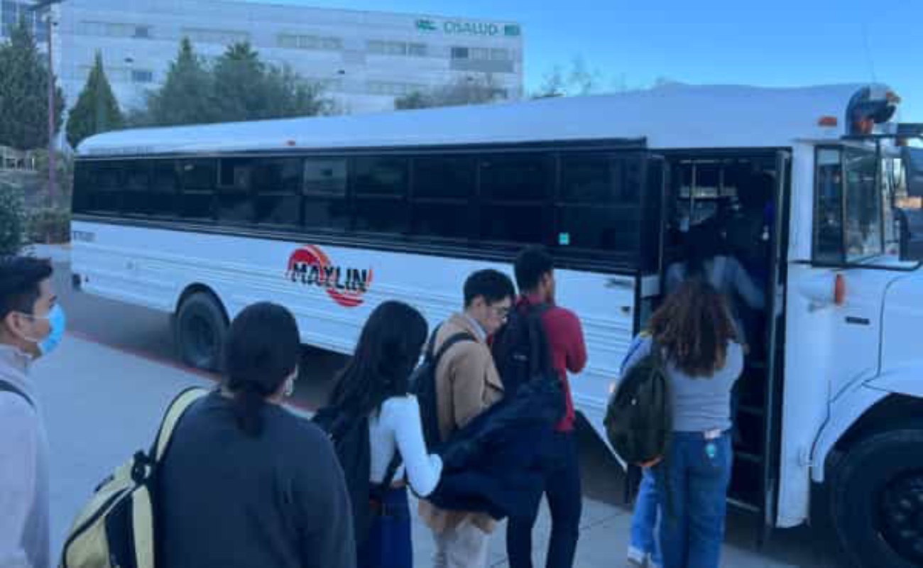 Aseguran transporte para estudiantes de Valle de Las Palmas