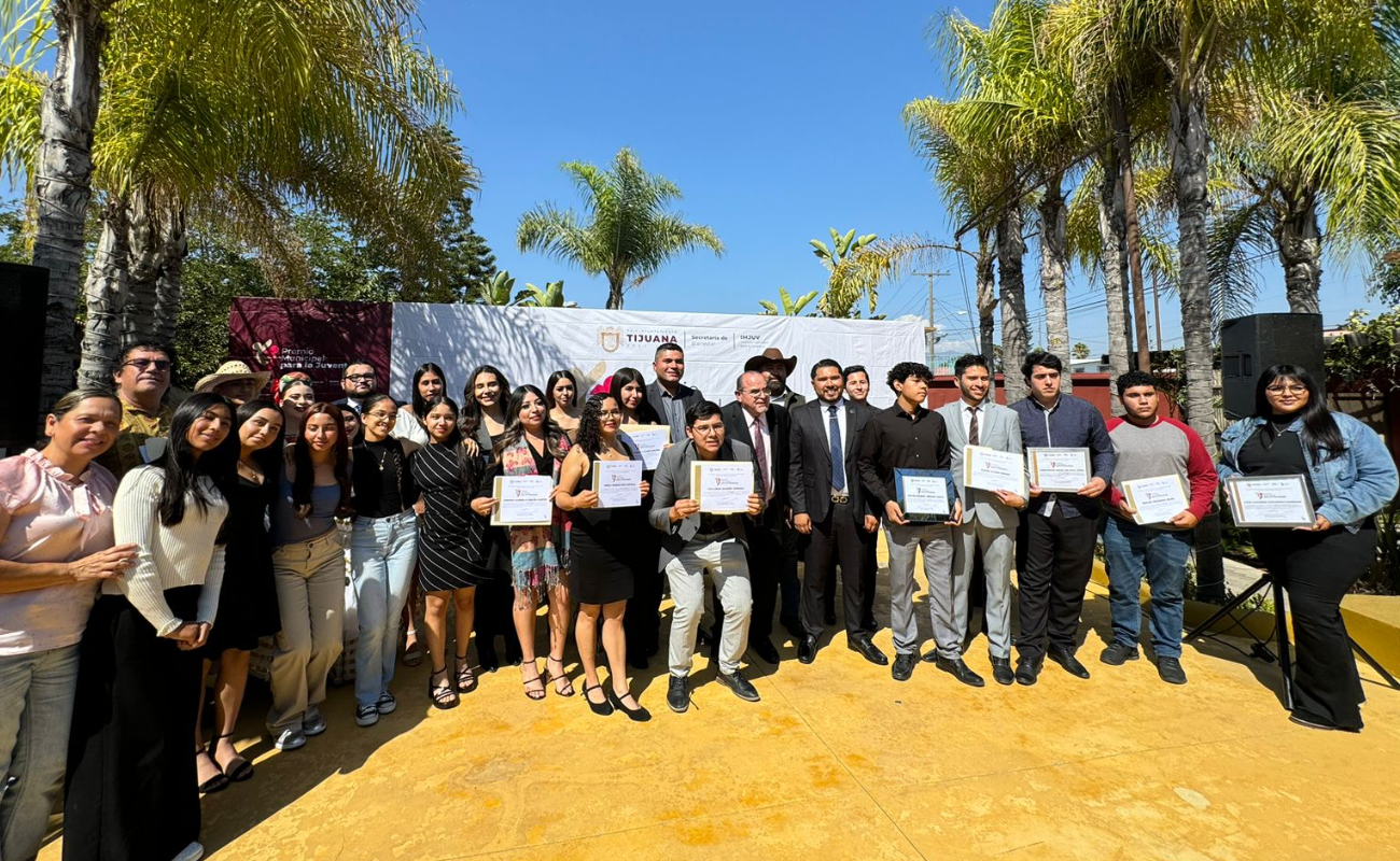 Entregó IMJUV Premio Municipal para la Juventud