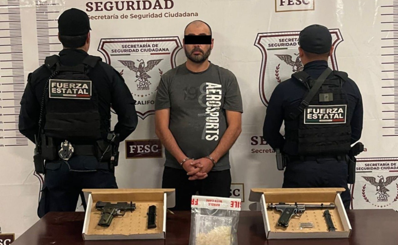Capturan a hombre con armas y metanfetamina en Santa Fe