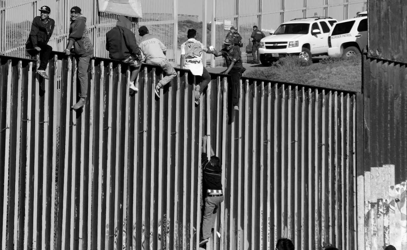 Afirma México que impedirá incidentes por migrantes en frontera con EU