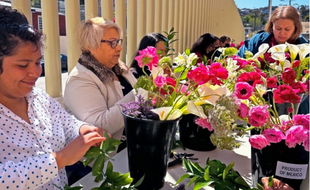 Impulsan el emprendimiento de mujeres con taller “Creciendo con Flores”