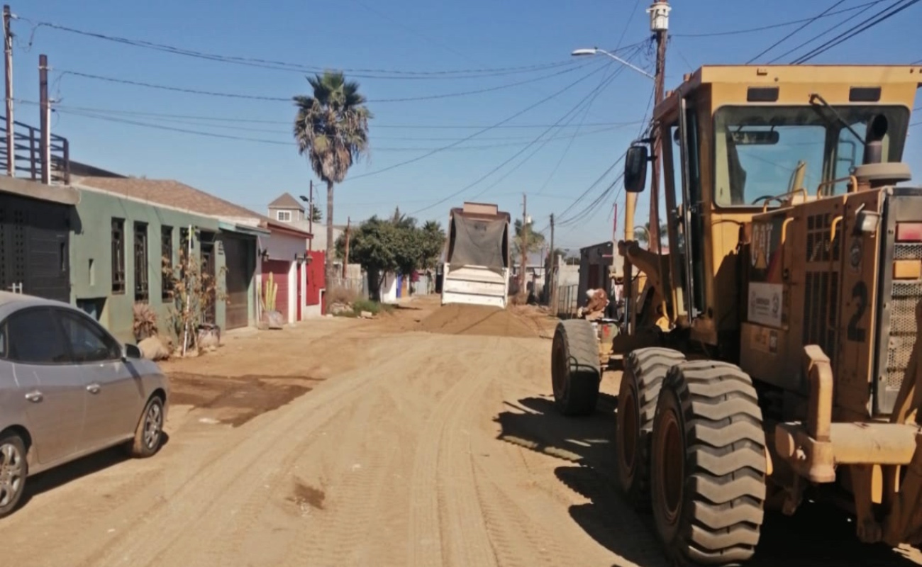 Atiende Gobierno de Ensenada peticiones de raspado de vialidades