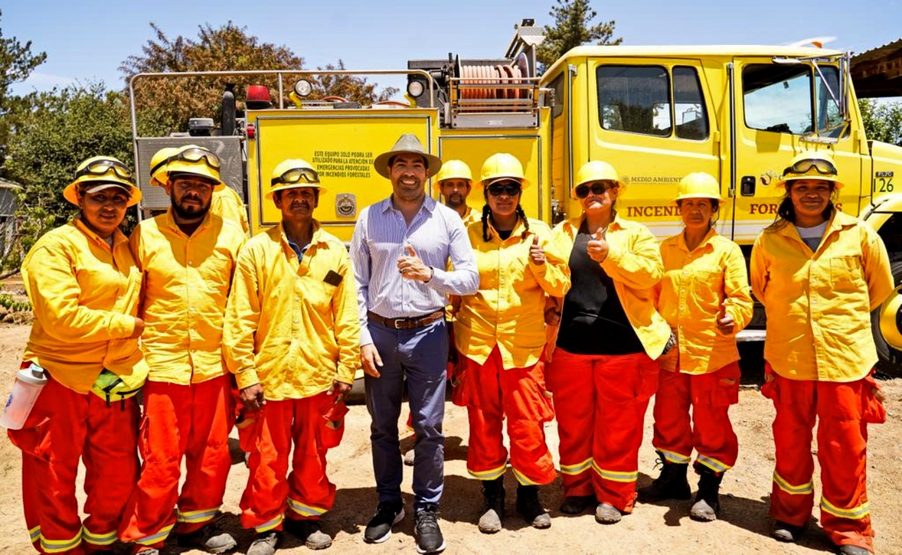 Reconocen vocación de servicio de combatientes de incendios forestales