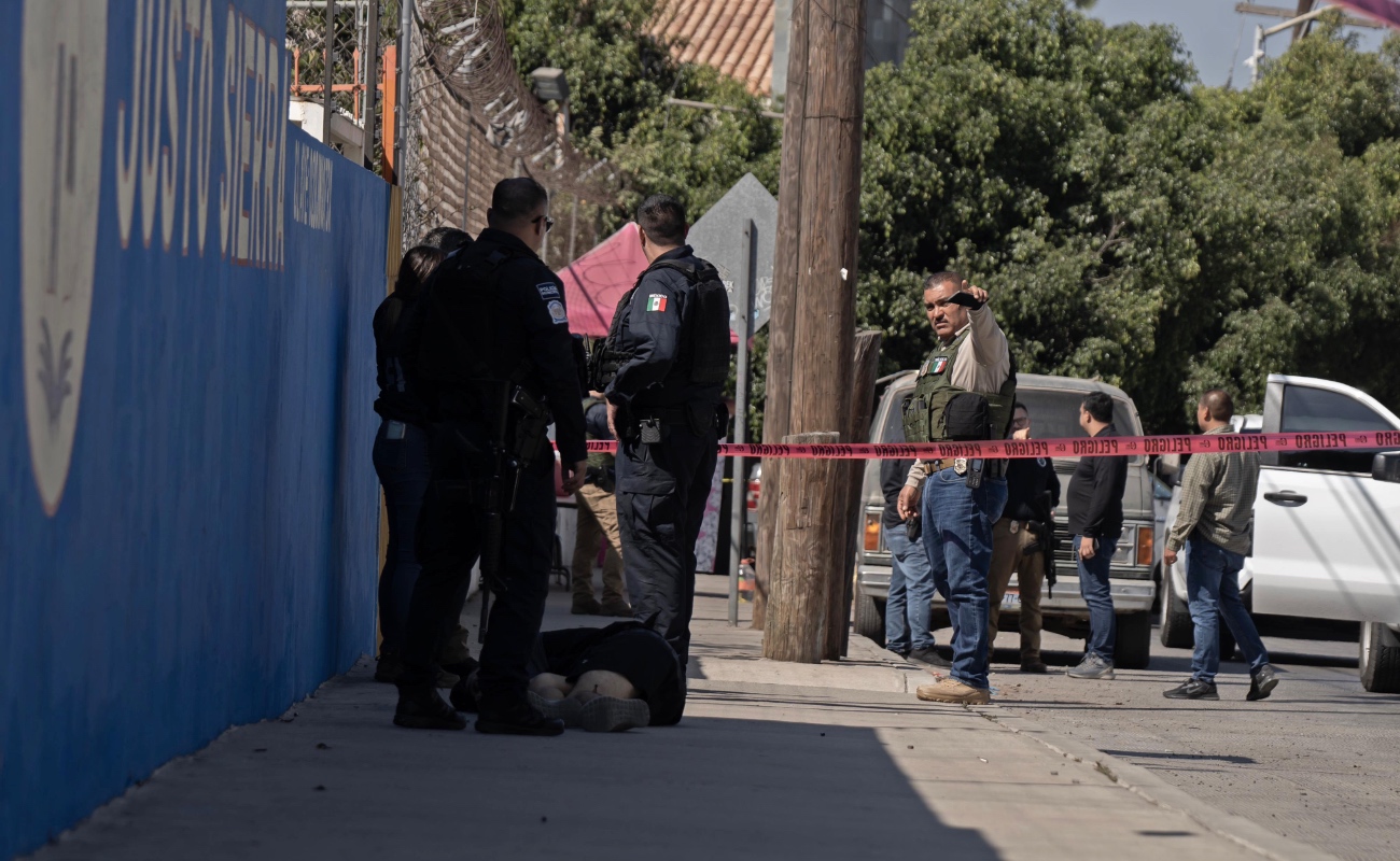 Hombre es asesinado a las afueras de jardín de niños en colonia Gabilondo