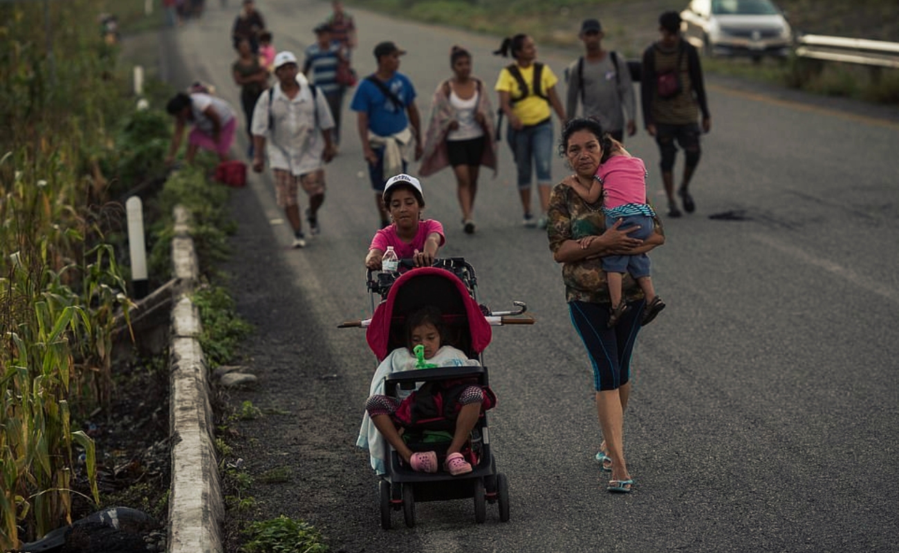Segunda caravana con 2 mil migrantes avanza por Guatemala para ir a EU