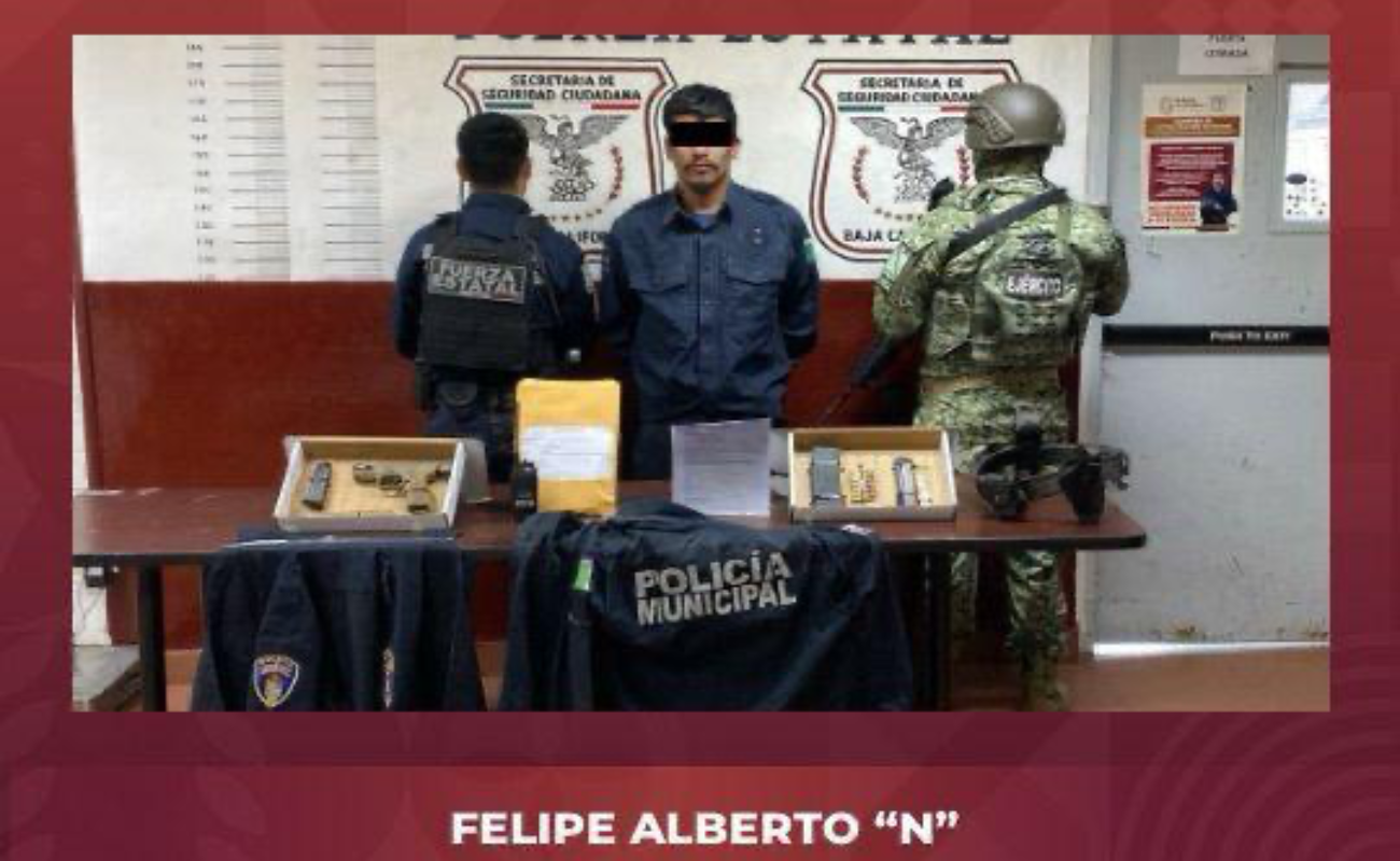 Detienen a hombre armado, con vehículo robado y uniforme policial