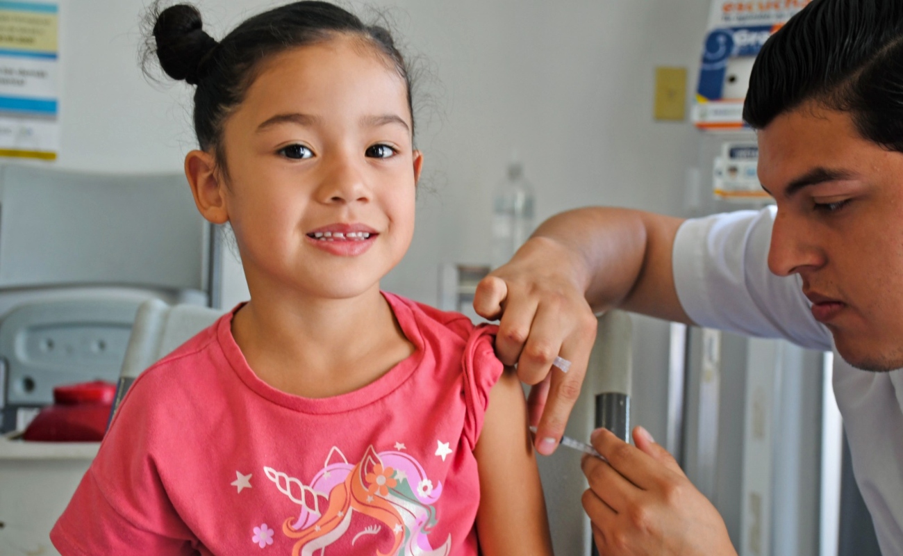 Invitan a madres y padres de familia a completar el esquema básico de vacunación de sus hijas e hijos