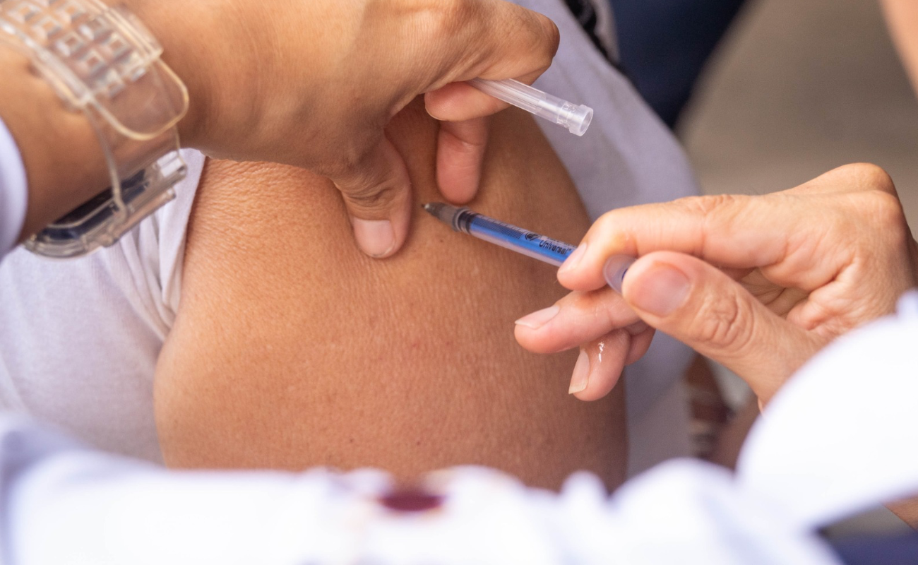 Continúa vacunación gratuita contra el Covid-19 en BC