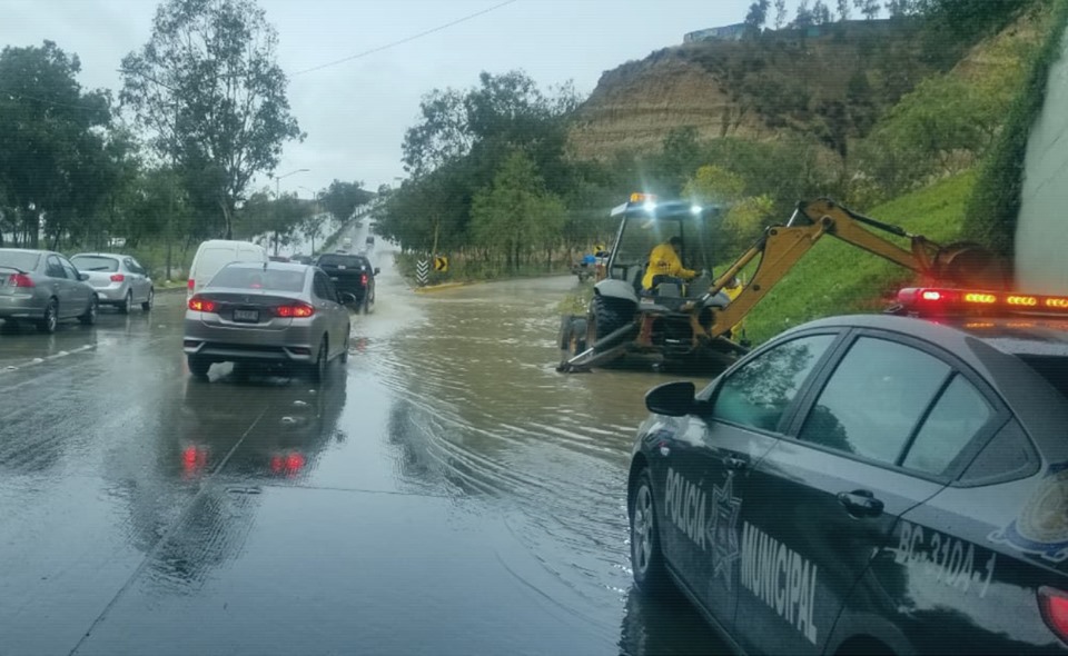 Advierte Ayuntamiento sobre enormes encharcamientos por lluvias en Tijuana