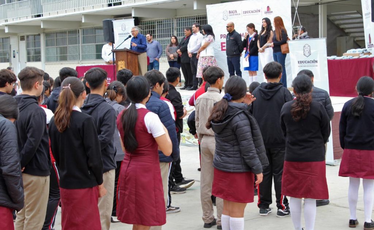 Reciben lentes 702 estudiantes de Ensenada con el programa “Ver bien para aprender mejor”