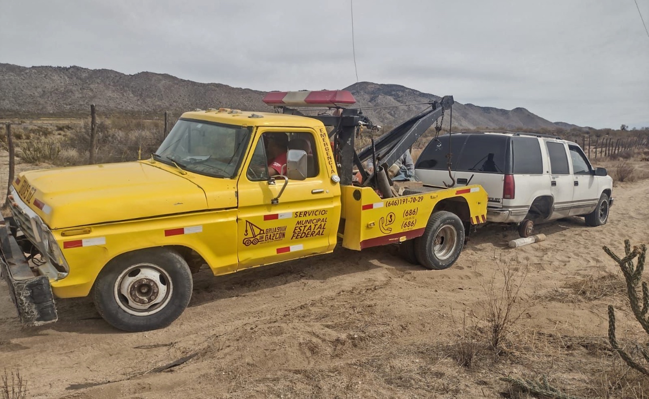 Liberarán espacio público de vehículos abandonados en Ensenada