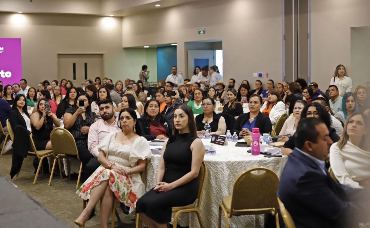 Maestras y Maestros son reconocidos por la Secretaría de Educación