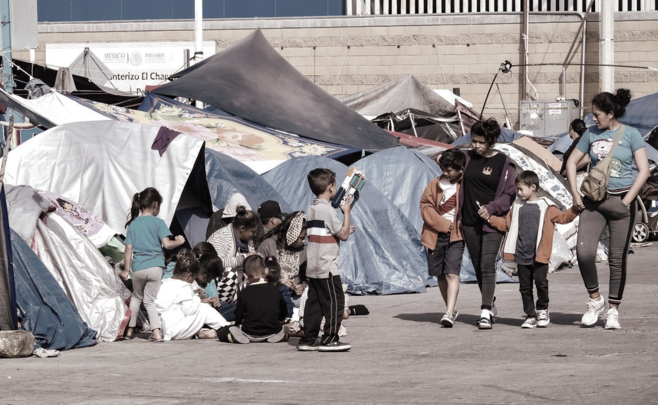 Atienden crisis humanitaria en campamento de migrantes instalado en El Chaparral