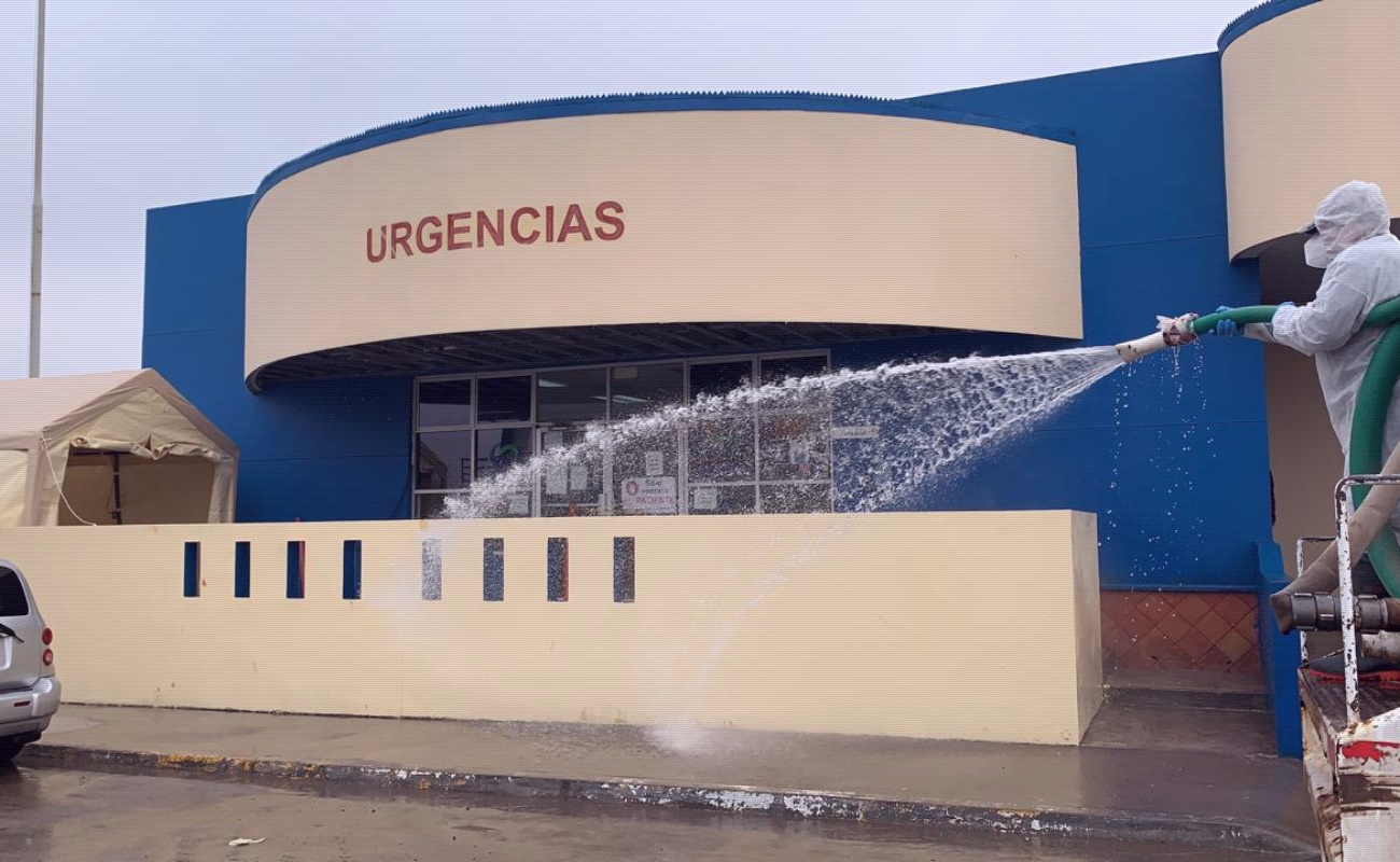 Mantienen jornadas de sanitización de espacios públicos en Rosarito