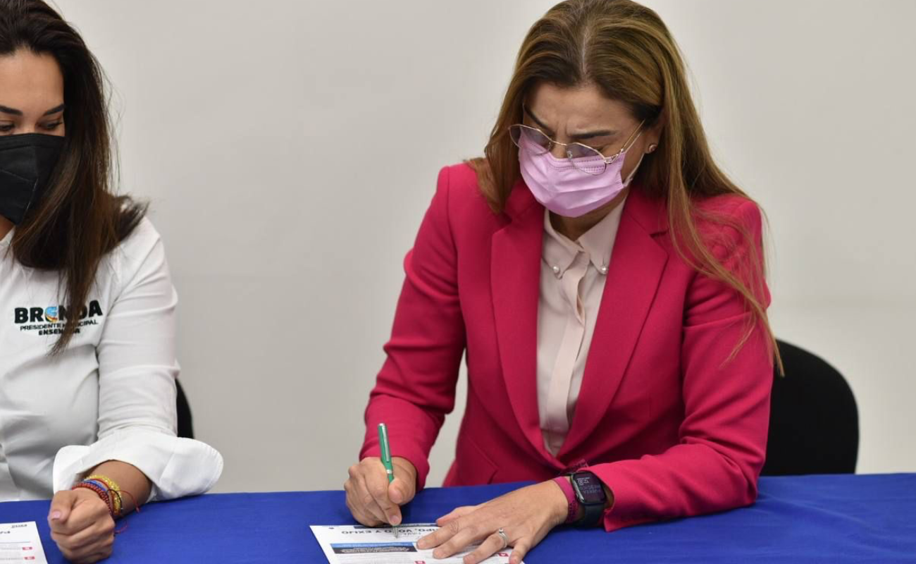 Presenta Carmen Salazar declaración 3de3 y firma el manifiesto por México