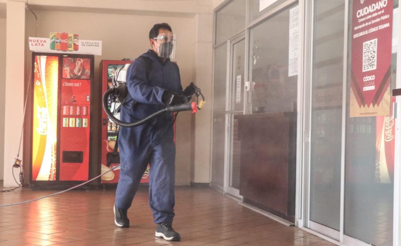 Desinfectan oficinas del Gobierno Municipal para evitar la propagación del coronavirus