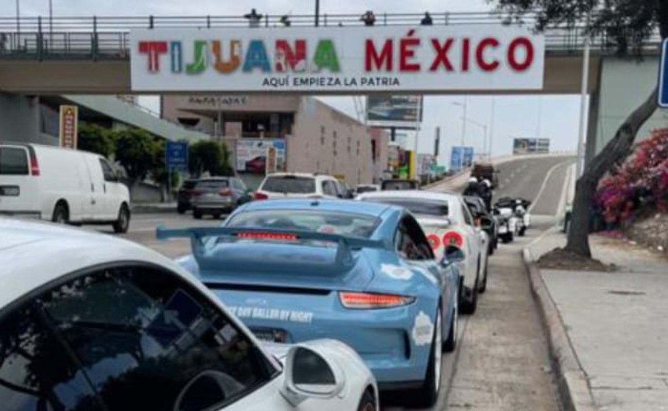 Visitan Tijuana expositores de carros de lujo procedentes de EU