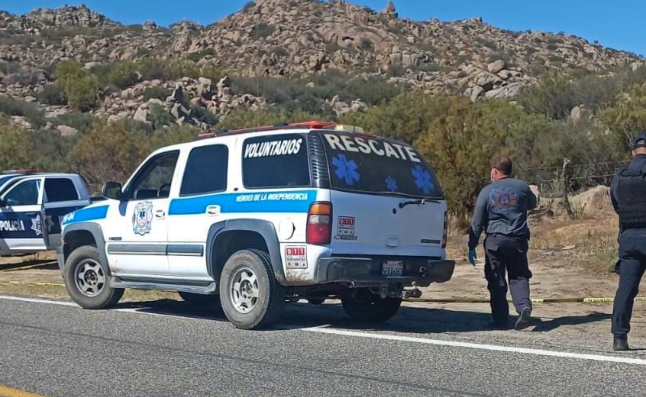 Tiran a un encobijado en la carretera Ensenada-San Felipe