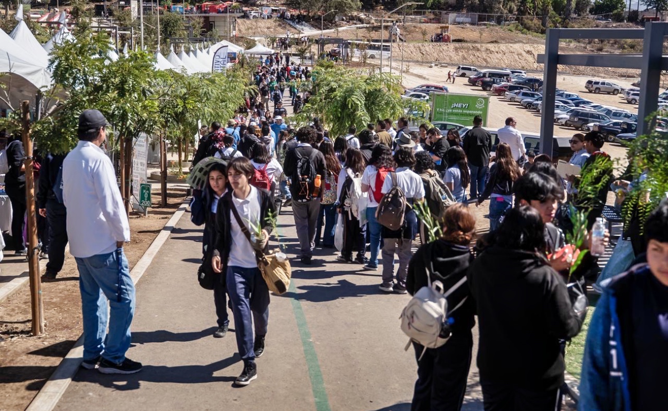 Asisten cinco mil personas a la Expo Ambiente 2025 en Parque Esperanto