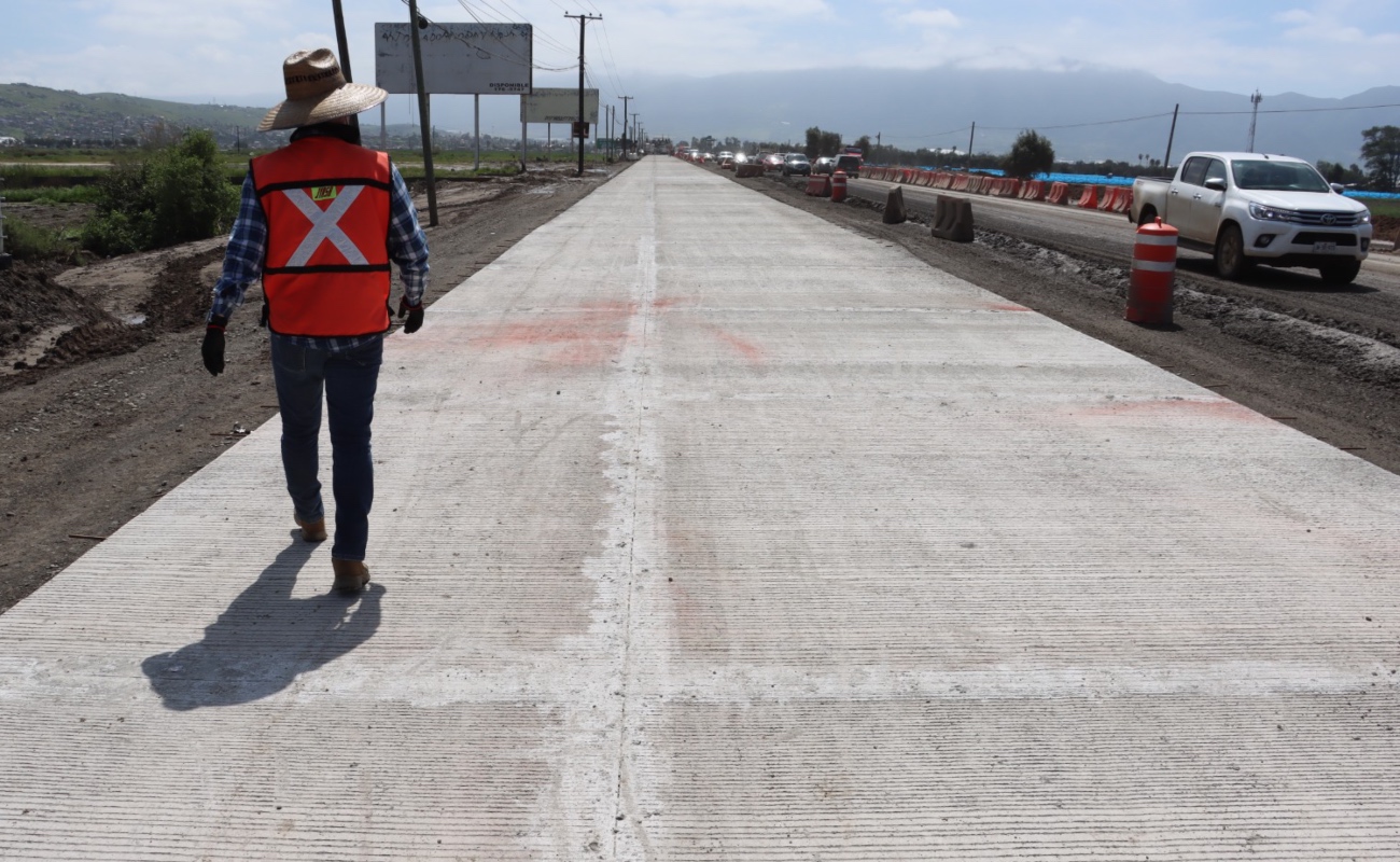 Avanza SICT en modernización de la carretera Chapultepec-Maneadero