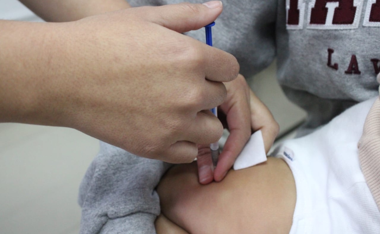 Aplica Secretaría de Salud vacuna hexavalente en Ensenada