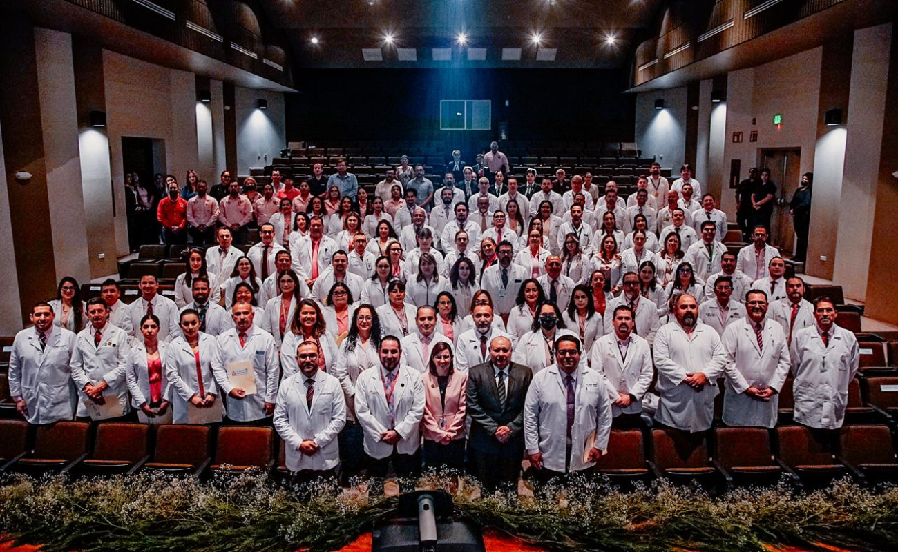 Entrega IMSS BC reconocimiento a 35 médicas y médicos por su desempeño en 2022