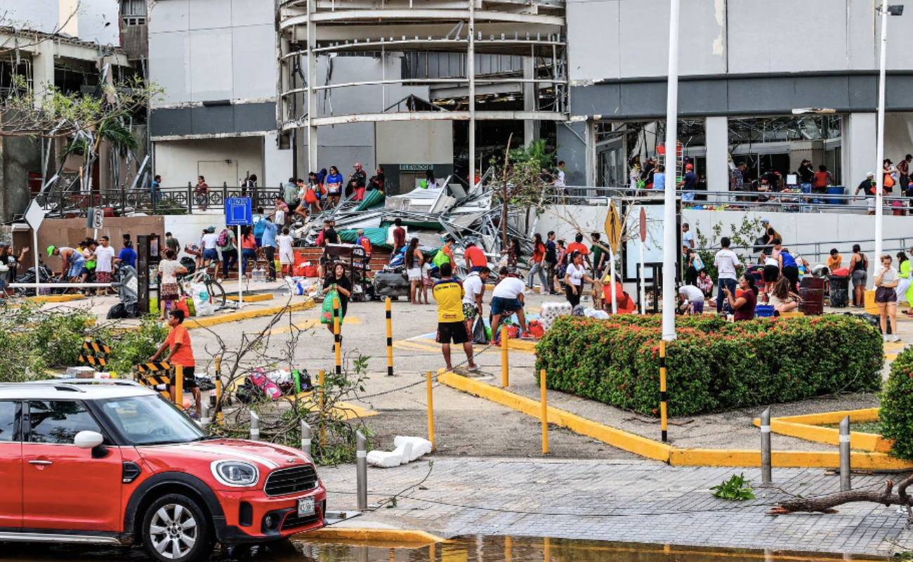 Inicia rescate de turistas “varados” en Acapulco por huracán “Otis”