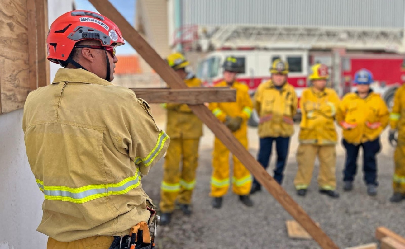 Abierta convocatoria para la academia de Bomberos de Ensenada