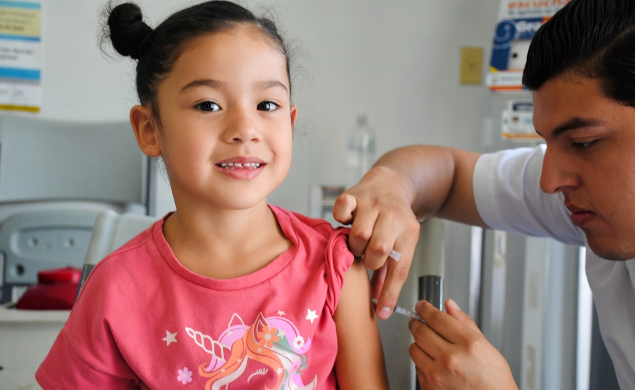 Exhorta Secretaría De Salud a madres y padres de familia llevar a sus hijas e hijos a vacunar