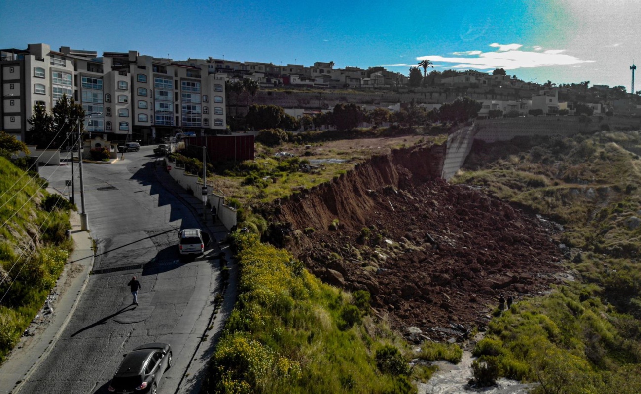 Coordinan atención a los deslizamientos de tierra en Tijuana