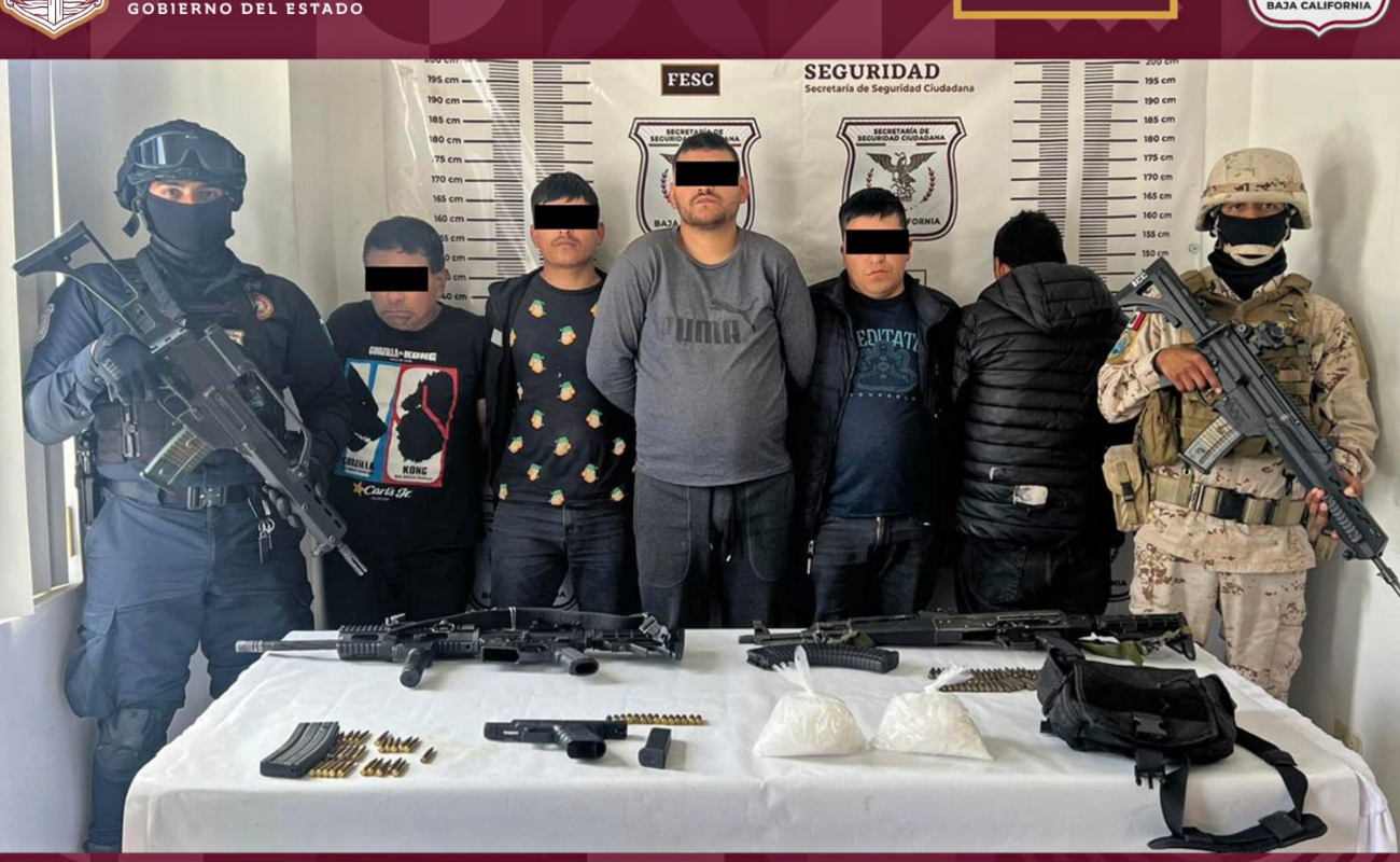 Capturan a cinco hombres con armas largas y metanfetamina