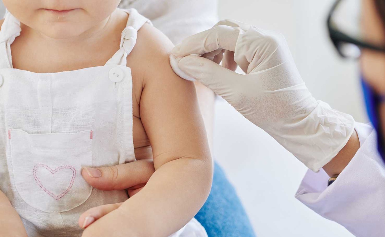 Exhortan autoridades de salud a completar esquemas de vacunación en menores