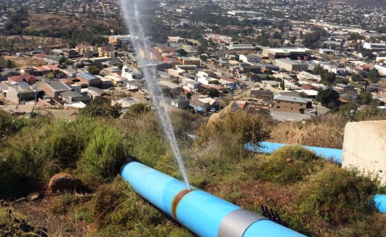 Inician reposición de línea que abastece de agua a los habitantes del sur de Tecate