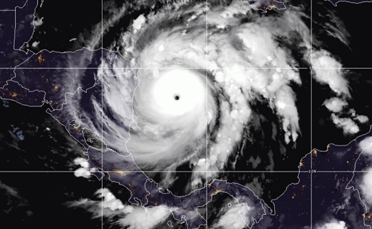 Huracán Iota se fortalece a categoría 5; azotará Centroamérica la tarde de este lunes