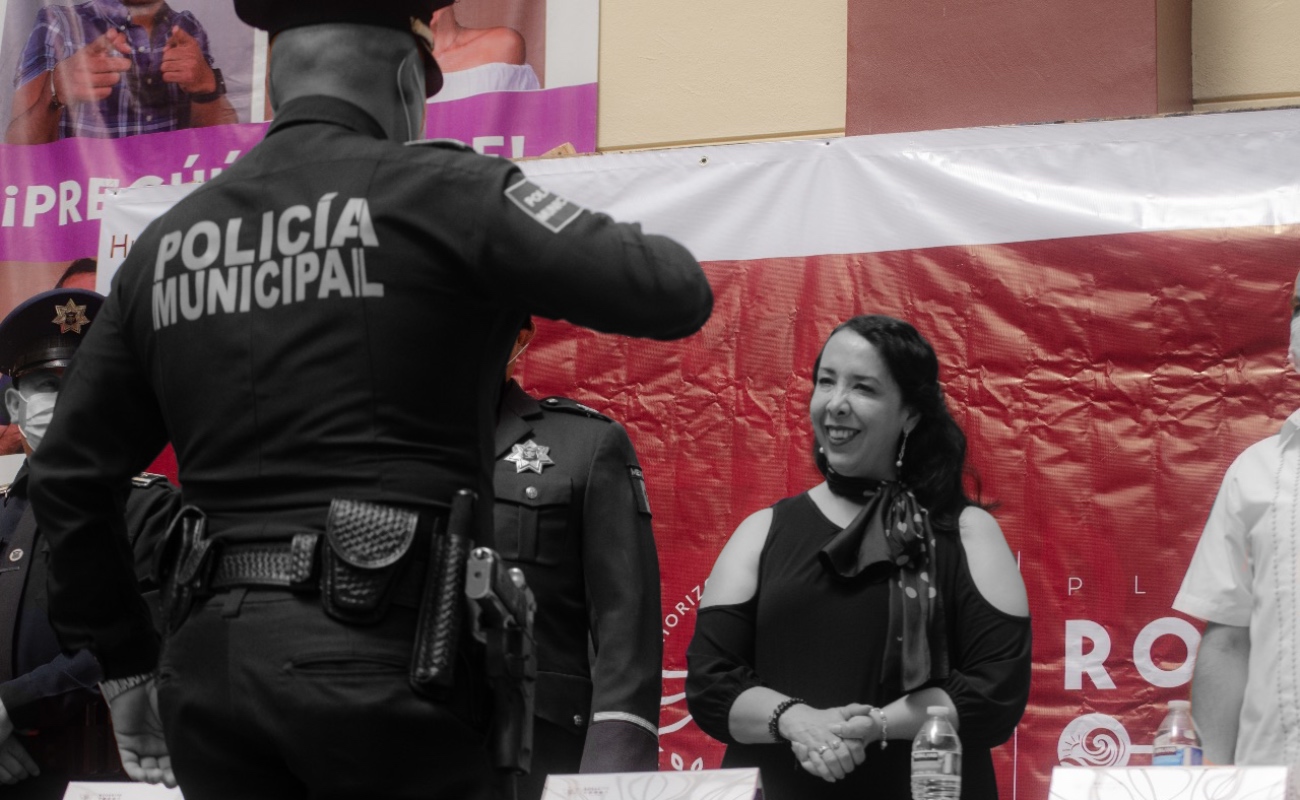 Reconocen trayectoria de oficiales de la Policía Municipal de Rosarito