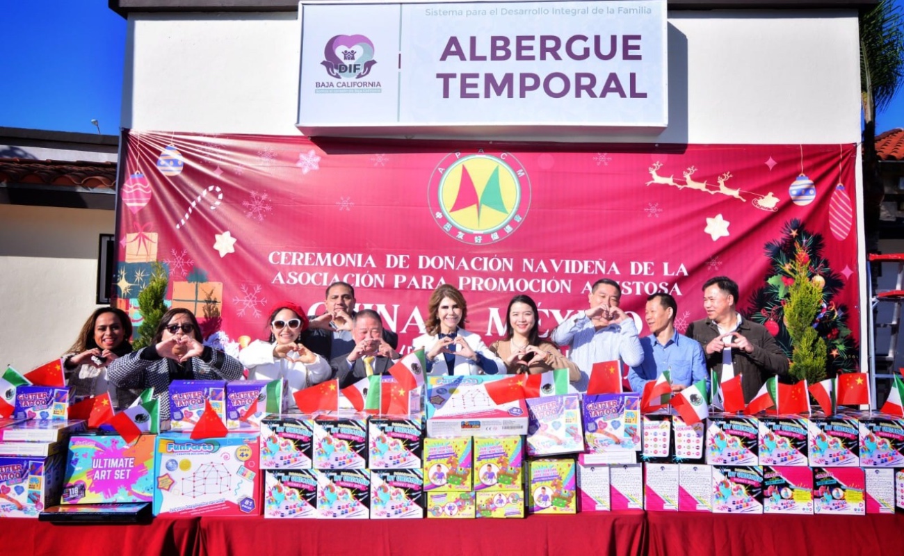 Entrega comunidad china juguetes para Albergue Temporal de Tijuana