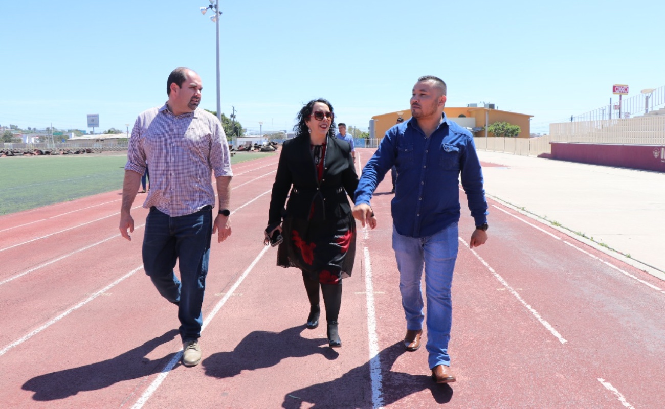 Rehabilita Ayuntamiento de Rosarito, pista de atletismo en Unidad Deportiva del IMDER